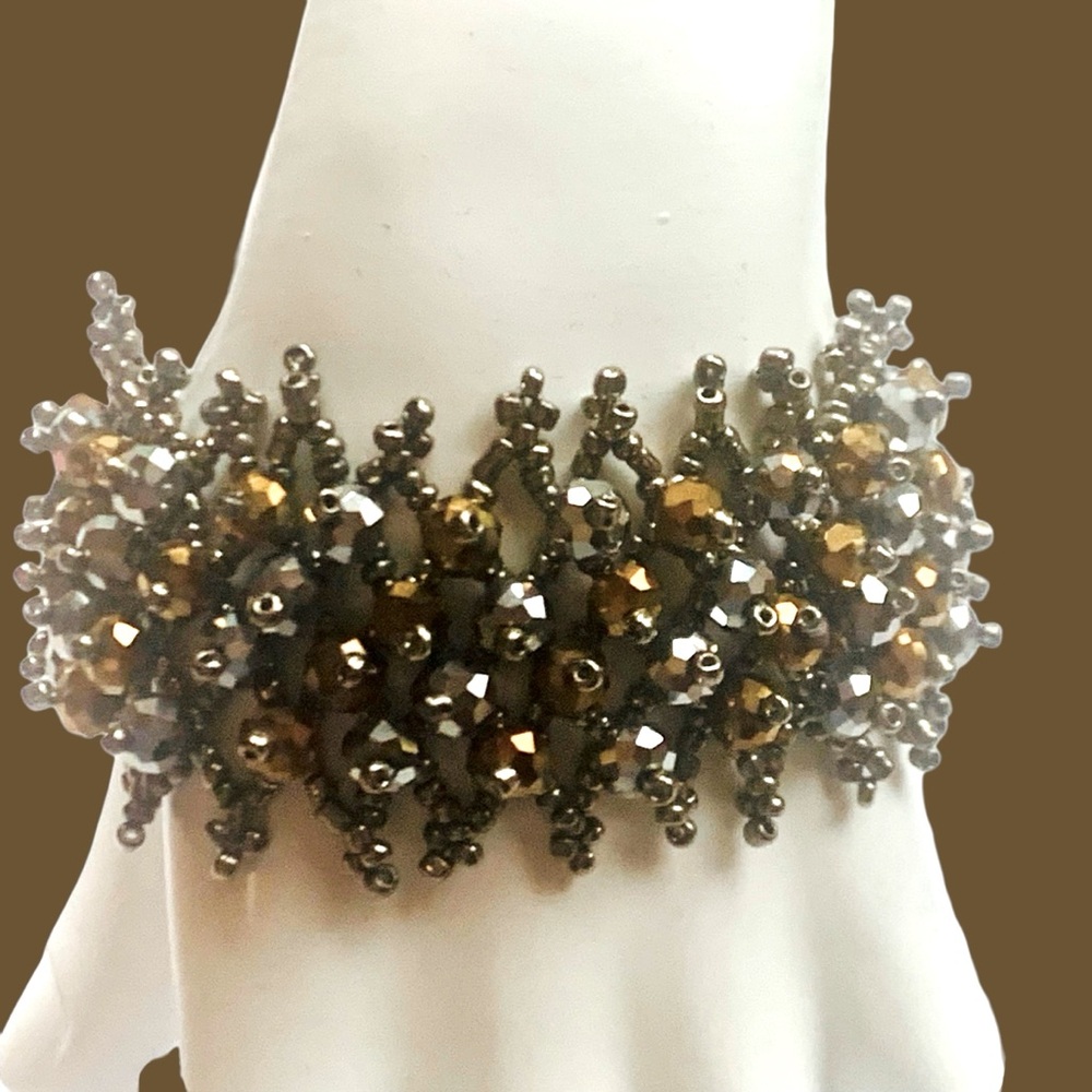 Silver Green Beaded Bracelet handcrafted NWOT